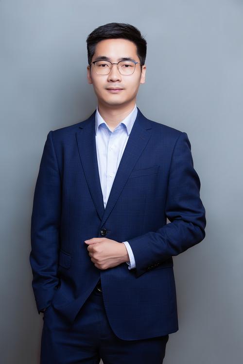 邓丽萍 视觉与舞美负责人